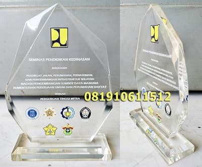 plakat acrylic bening